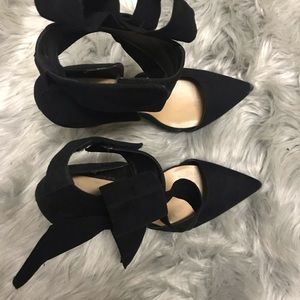 💥🔥JustFab Black Bow Heels💥🔥